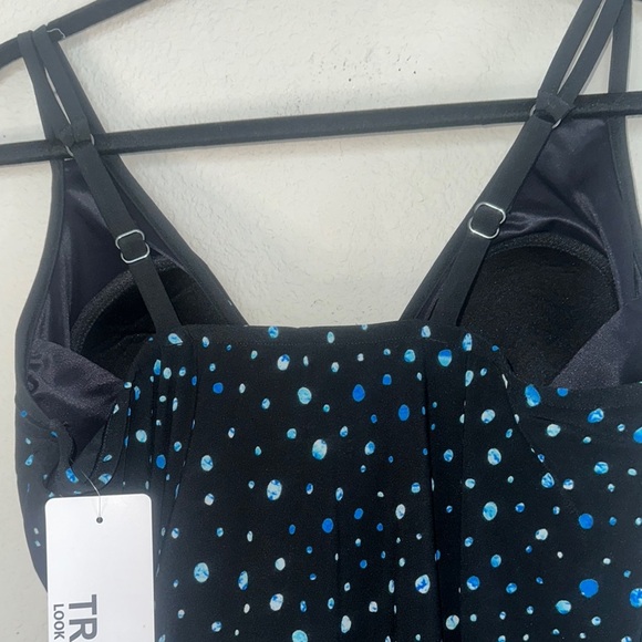 Chic Black and Blue One-Piece Swimsuit with V-Neckline - Picture 5 of 8